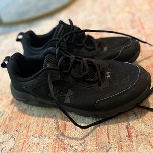 Under Armour Men's US10.5 ASSERT Charged running shoe